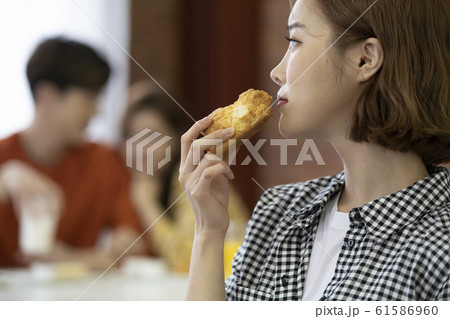 人物 ポートレート 韓国人 61586960