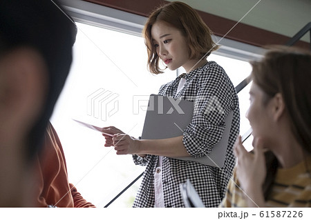 女性 女 女の子 61587226