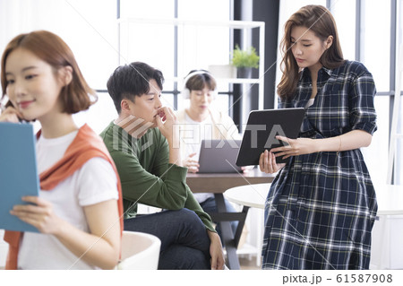 女性 女 女の子 61587908