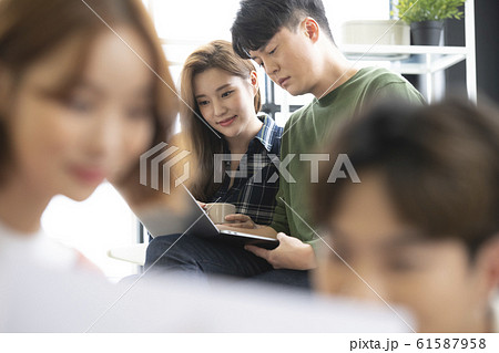 女性 女 女の子 61587958