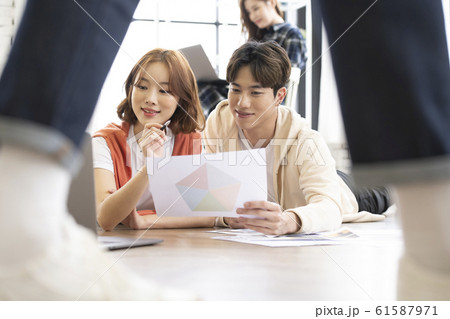 女性 女 女の子 61587971