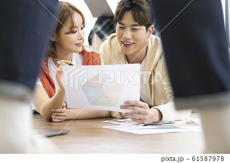 女性 女 女の子 61587978