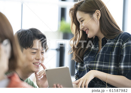 女性 女 女の子 61587982