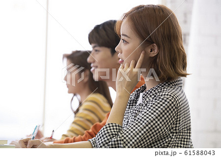 女性 女 女の子 61588043