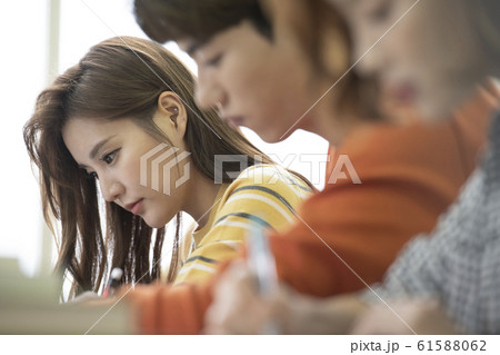 女性 女 女の子 61588062