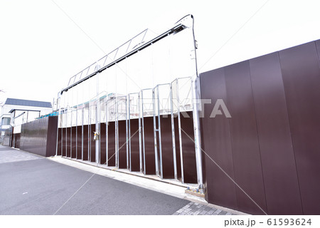 京都の建設現場のゲート 61593624
