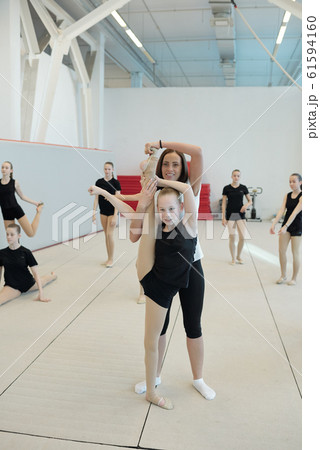 Cheerleading class in school 61594160