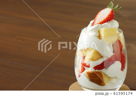 苺のトライフル 61595174