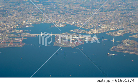 羽田空港離陸直後に横浜港上空 61601374