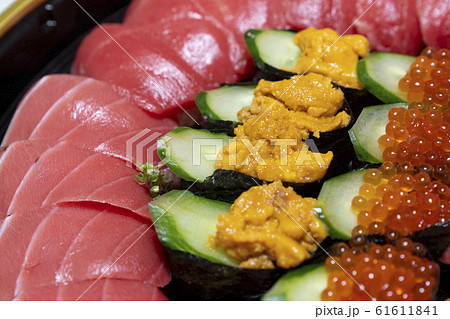 [料理]寿司の盛り合わせ 61611841