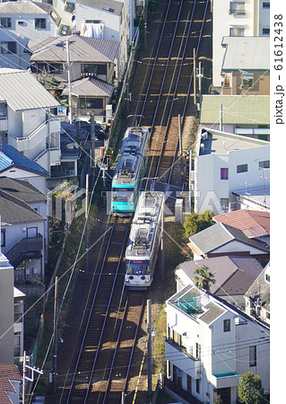 世田谷線が走る町並み 61612438