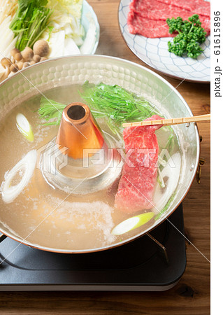 牛肉のしゃぶしゃぶ 牛肉のしゃぶしゃぶ 61615896