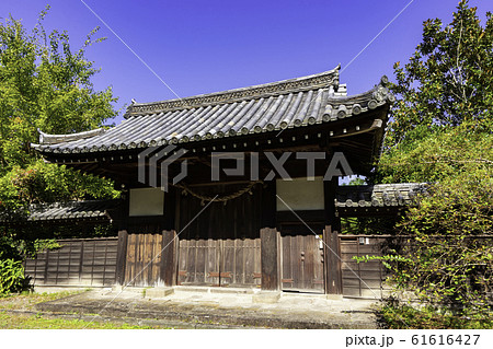 宇佐神宮　門　大分県宇佐市 61616427