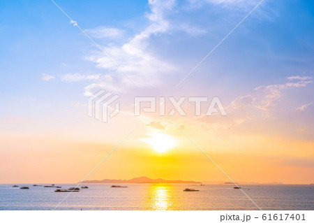 Beautiful landscape of sea ocean around Pattaya city in Thailand at sunset time Beautiful landscape of sea ocean around Pattaya city in Thailand at sunset time 61617401