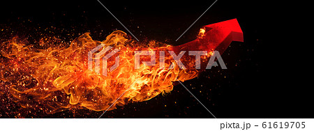 火を噴く抽象的な赤い矢印 61619705