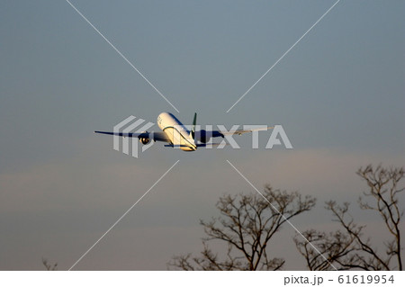 離陸した旅客機 離陸した旅客機 61619954