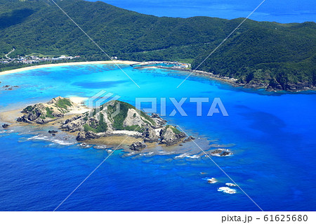 渡嘉敷島と慶良間諸島　空撮 61625680