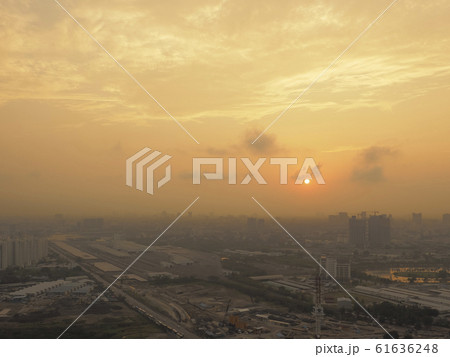 タイ・バンコクの朝空 PM2.5 スモッグ/ morning sky in Bangkok 61636248