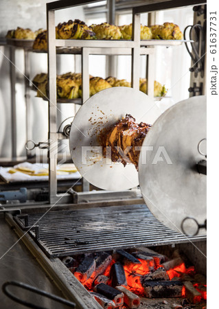 Turkey shawarma. The cuisine of Tel Aviv. 61637731