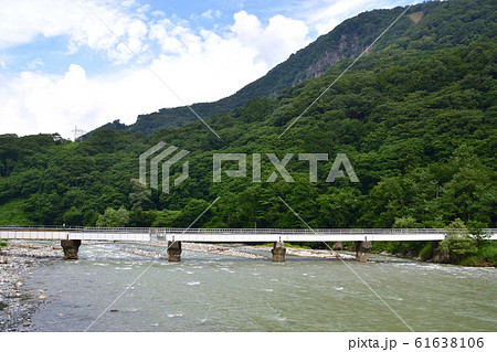大糸線と姫川と国道148号線の風景 大糸線と姫川と国道148号線の風景 61638106