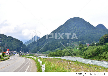 大糸線と姫川と国道148号線の風景 61638391