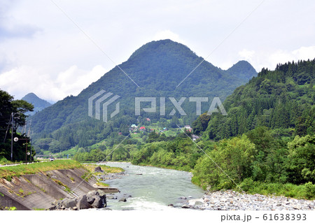 大糸線と姫川と国道148号線の風景 大糸線と姫川と国道148号線の風景 61638393