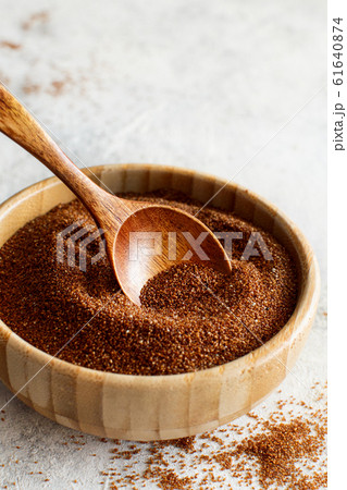 Raw teff grain 61640874