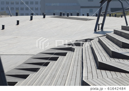 横浜港大さん橋の屋上 61642484