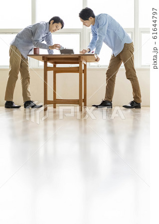 一戸建て住宅のリフォーム工事の間取りを検討する設計事務所一級建築士 61644797