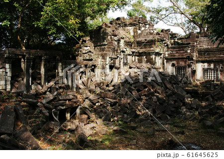 カンボジア世界遺産　アンコール遺跡群　ベンメリア 61645625