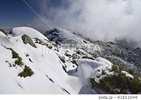 【屋久島】 新雪の宮之浦岳山頂付近 61651049