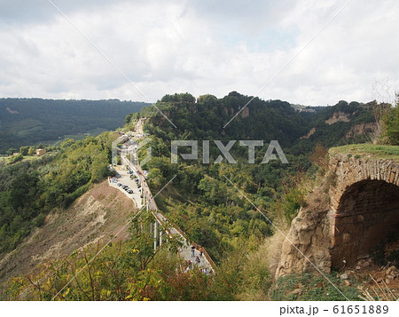 天空の街 チビタ・ディ・バニョレージョからの眺め 天空の街 チビタ・ディ・バニョレージョからの眺め 61651889