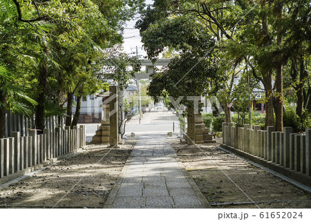 大阪吹田・吉志部神社の鳥居と参道 大阪吹田・吉志部神社の鳥居と参道 61652024