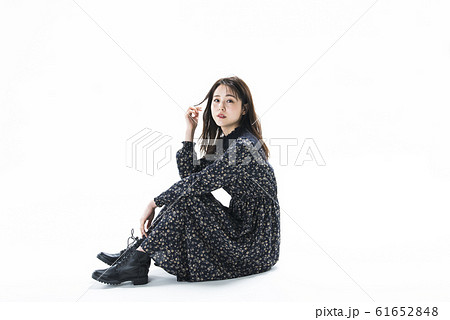 若い女性のポートレート 若い女性のポートレート 61652848