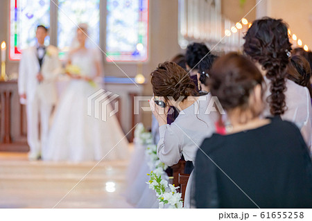 チャペル　新郎　新婦 61655258