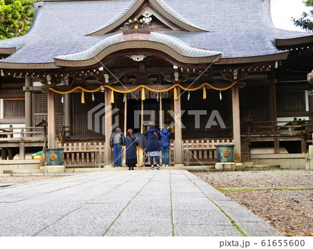 京都　京丹後市　金刀比羅神社　拝殿（本殿、初冬） 61655600