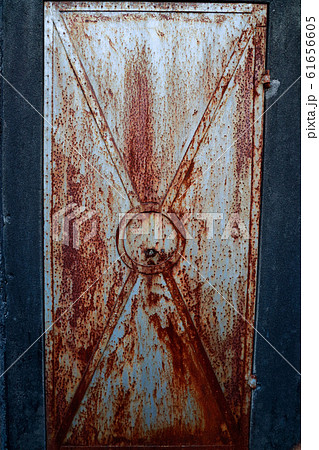 開かずの扉 61656605