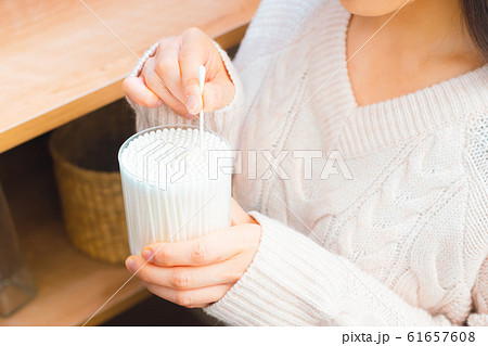 綿棒　女性 61657608