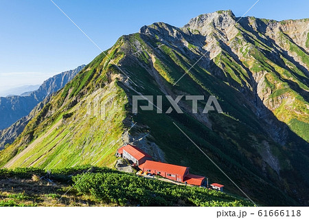 秋の五竜岳登山 (白岳から五竜岳・五竜山荘を望む) 秋の五竜岳登山 (白岳から五竜岳・五竜山荘を望む) 61666118