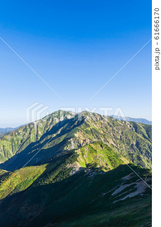 秋の五竜岳登山 (白岳から大黒岳・唐松岳を望む) 秋の五竜岳登山 (白岳から大黒岳・唐松岳を望む) 61666170