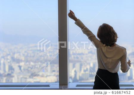 1人 一人 女性 61667452