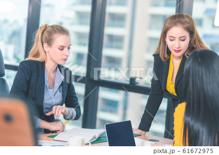 Female Manager boss is helping and teaching her 61672975