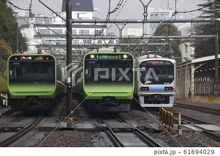 ［JY］山手線E235系・りんかい線並び 61694029