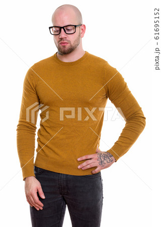 Studio shot of young bald muscular man 61695152