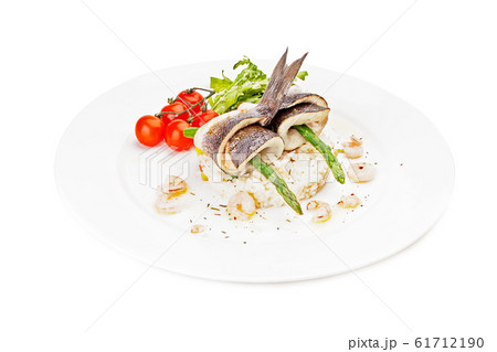 Fish fillet with shrimps, rice and cherry 61712190