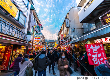 日本の川崎都市景観　川崎大師仲見世などを望む 61712359