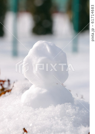 ゆきだるま　雪だるま　冬　雪　公園　屋外　北海道 61714683
