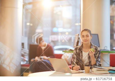 Student studying after classes 61716758