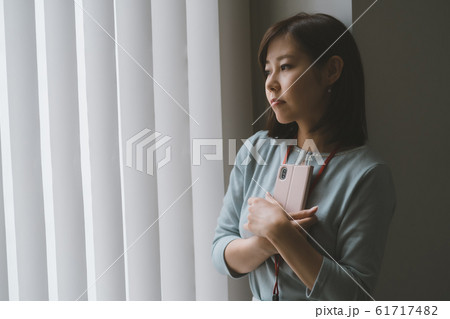 働く女性 61717482