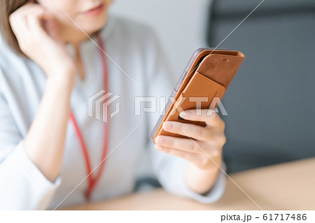 働く女性 働く女性 61717486